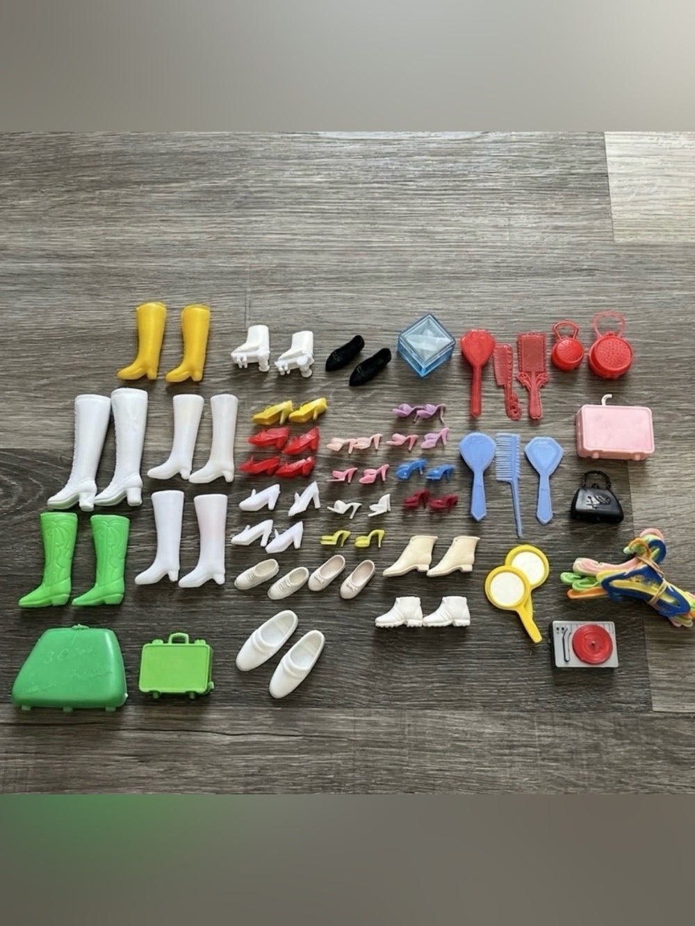 Vintage Barbie accessories
